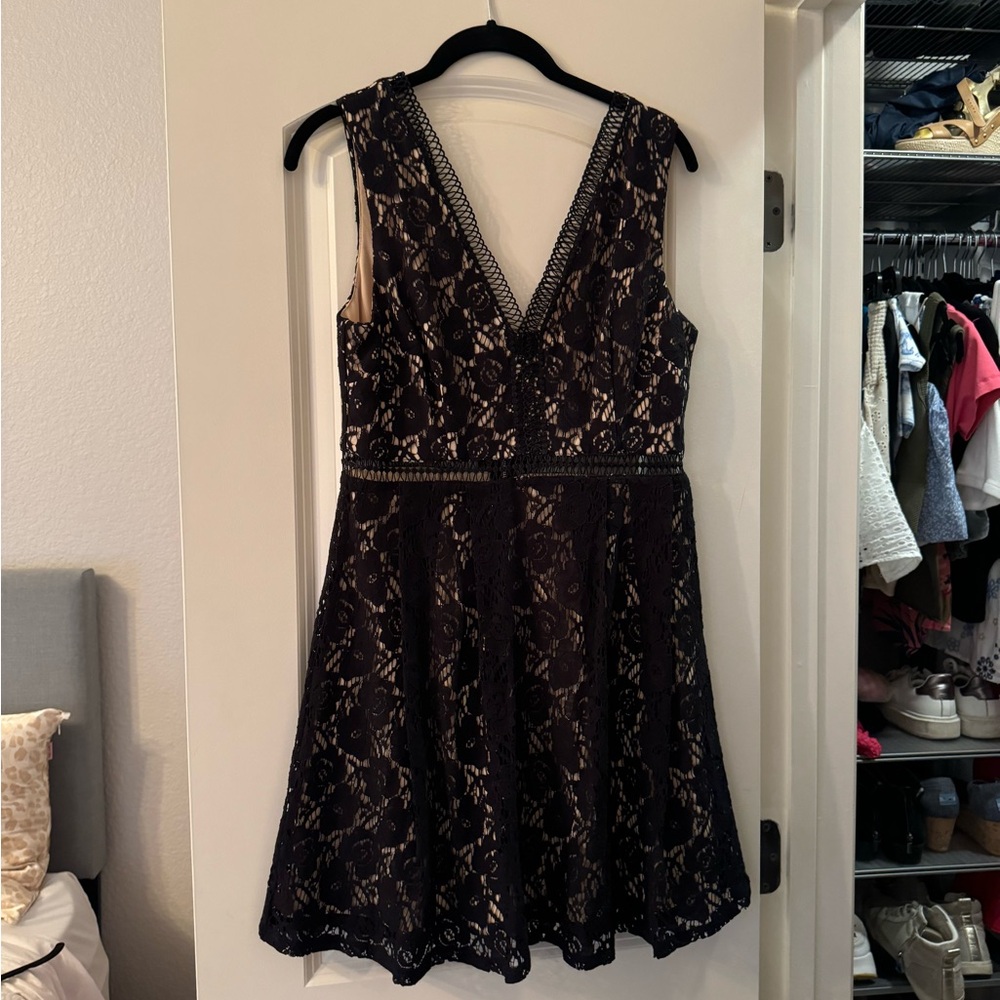 mi ami black and cream lacey mini dress